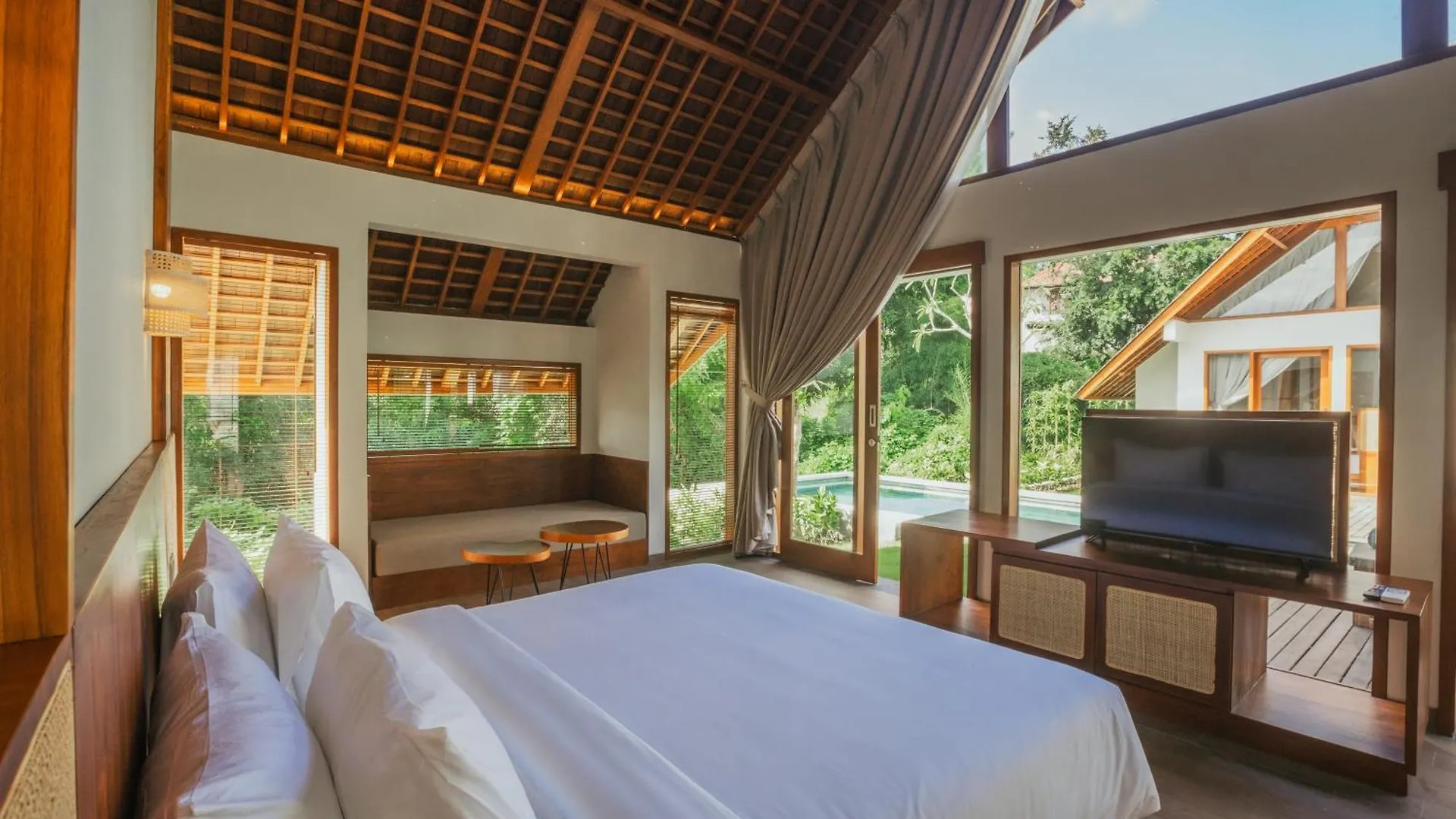 Arpana Luxury Private Pool Villas 짐바란