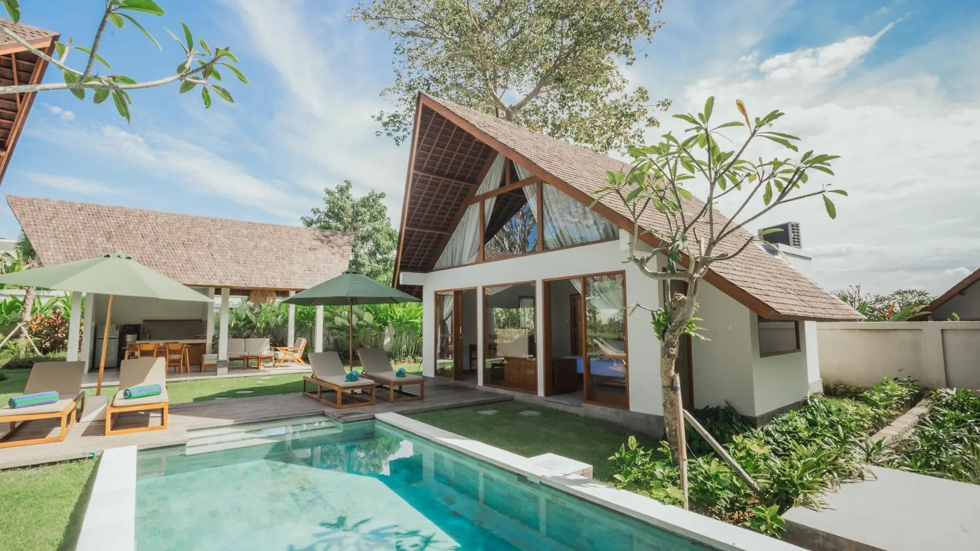 Arpana Luxury Private Pool Villas 짐바란